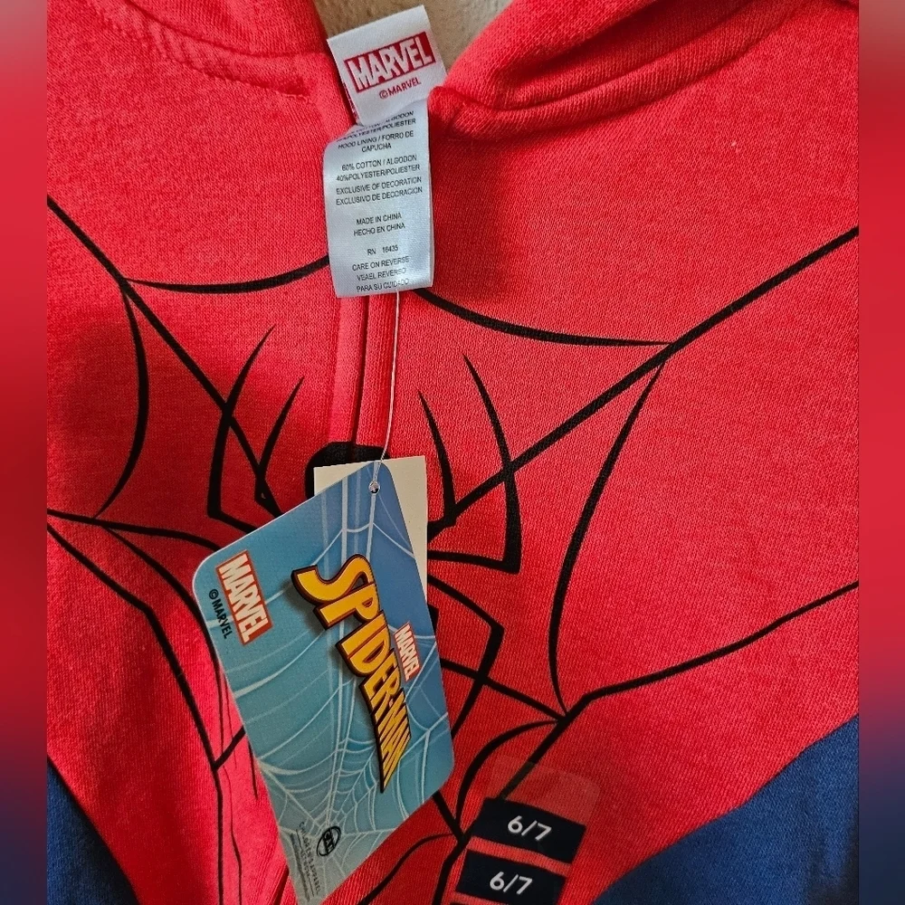 NWT Marvel Boy's Cool Spirerman Hoodie Size 6/7.